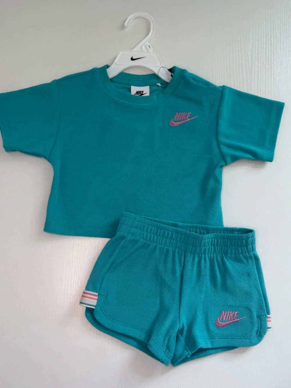 Nike Toddler 2T 2-Piece Set Dusty Cactus Shirt Shorts Pink Logo NWT - Picture 2 of 5